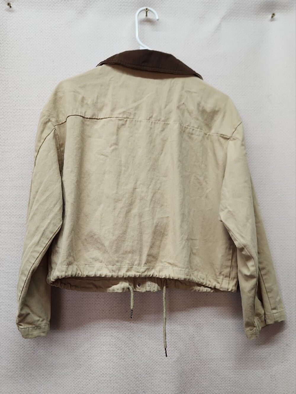 Classic Cotton Utility Jacket - Beige with Brown Collar - Picture 4 of 4